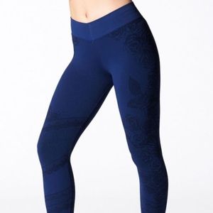 NUX leggings
